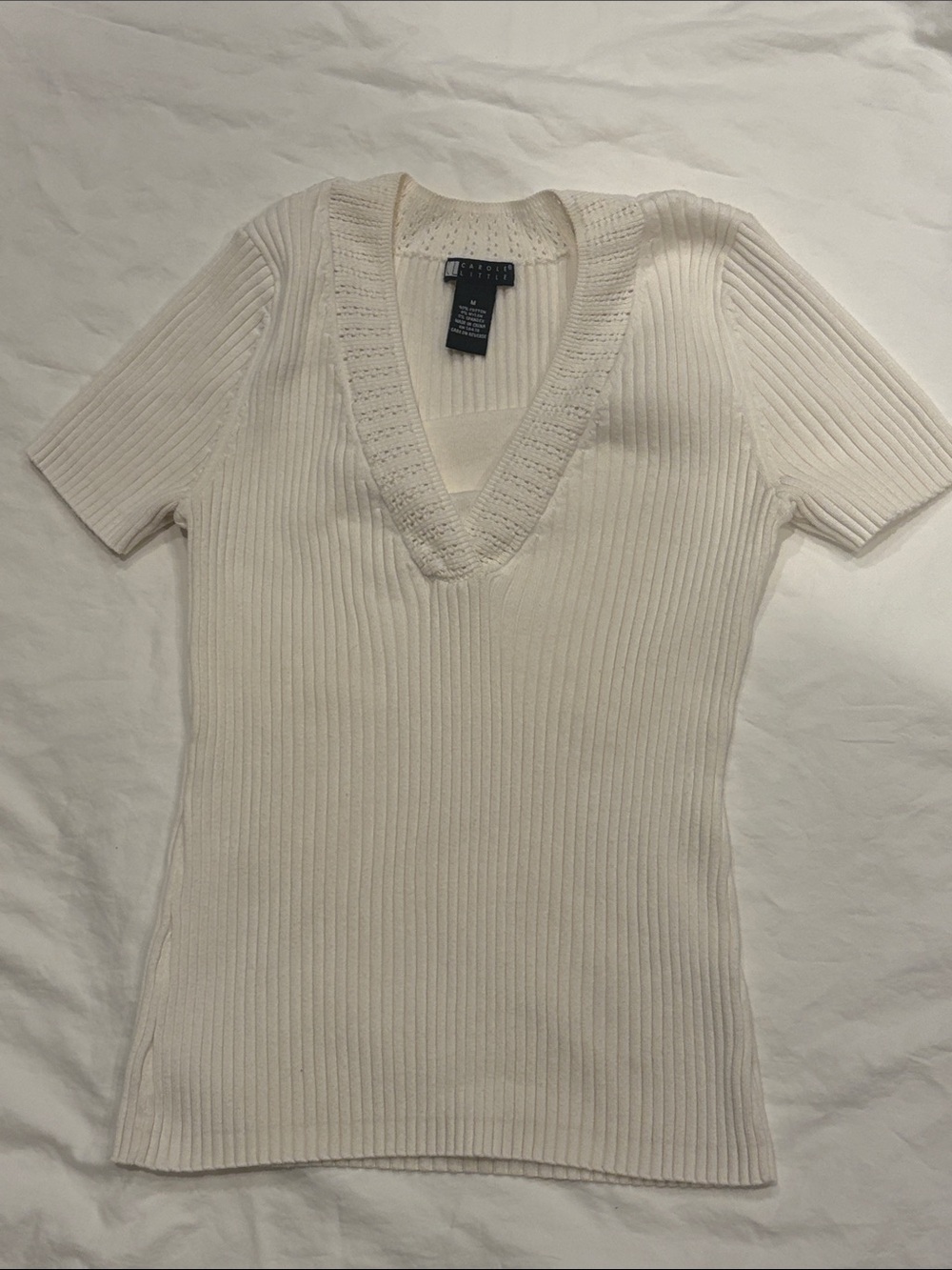 Carole Little vintage Cream Ribbed V-Neck Short Sleeve Knit Top